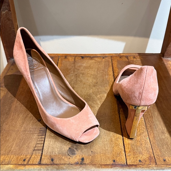 Tory Burch “Georgiana” Open Toe Pumps in Peach Suede – Size 10M - Picture 3 of 9